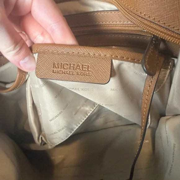 Micheal Kors jet set tote - Picture 8 of 15